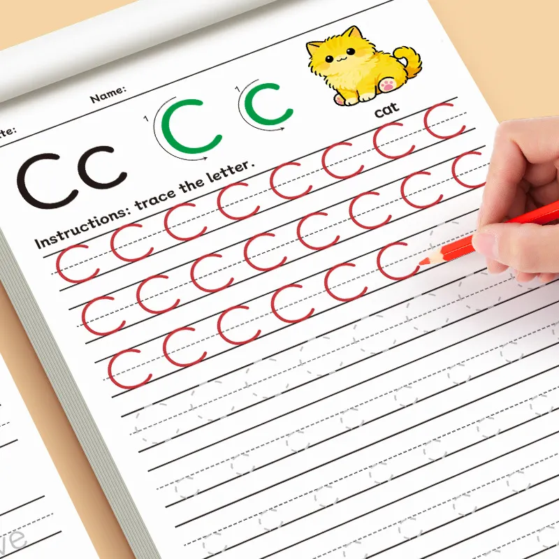 Cahier de traçage de l'alphabet anglais de 32 pages, livre d'exercices de dessin animé en anglais pour la maternelle, 26 lettres majuscules et minuscules, cahier d'exercices d'écriture, aide à l'apprentissage de l'anglais DIY, outils pédagogiques amusants pour l'écriture, la reconnaissance des mots et les illustrations de dessins animés, améliore les compétences en écriture et le vocabulaire, cahier d'exercices pour débutants en anglais.