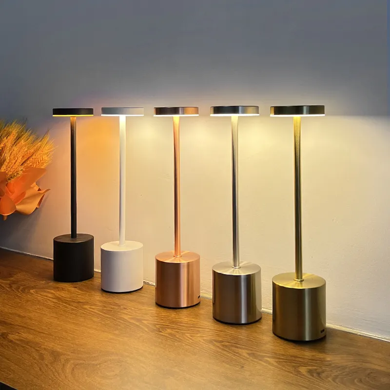 LED Table Lamp Hotel Wireless Rechargeable Desk Lamp Touch Switch Table Lamp Metal Retrolight for Bedroom Living Room Restaurant
