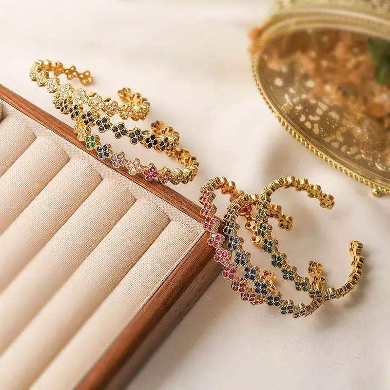 Bracelet fleur plaqué or 18K & zircon – Réglable